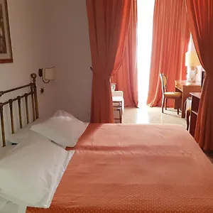 andromaco-palace-hotel.taorminaitalyhotels.com/